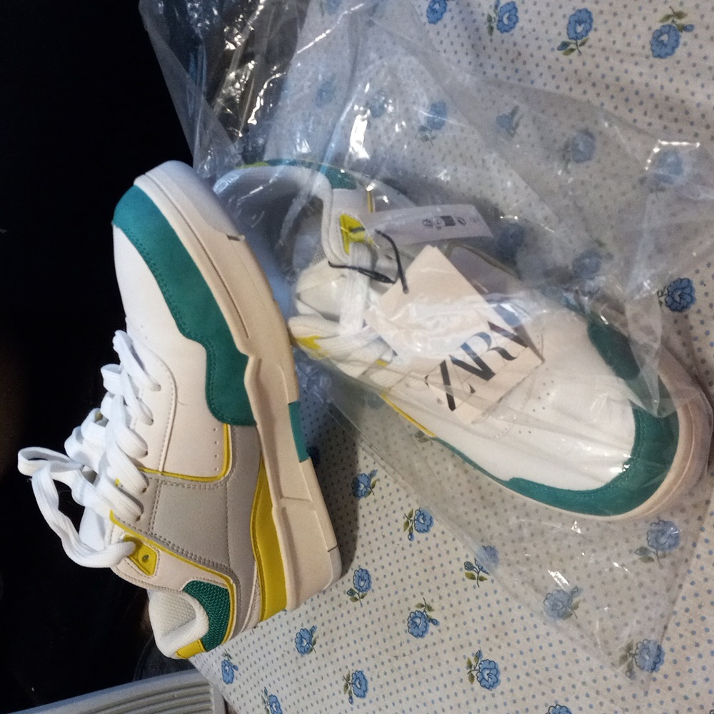 Low cut zara sneakers NWT